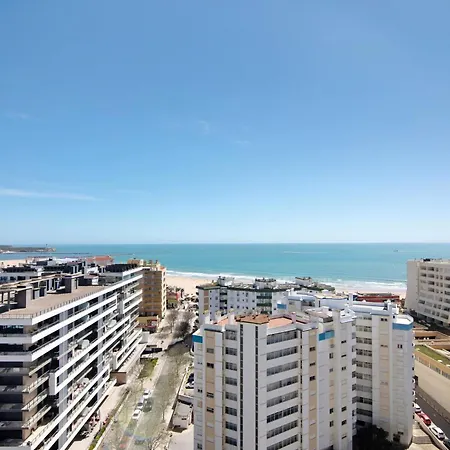 Apartment With Ocean View *